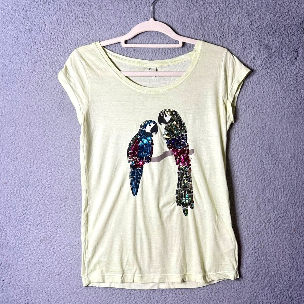 Sublevel Womens Tee Shirt S Light‎ Yellow Sequin Parrot Design Short Sleeve